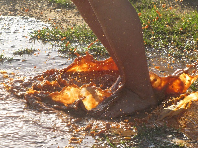 Stress-relieving mud throwing