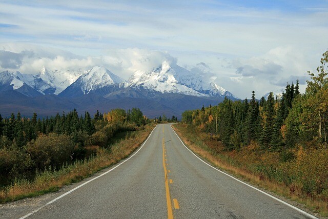 On roadless roads, or dangerous roads in the world